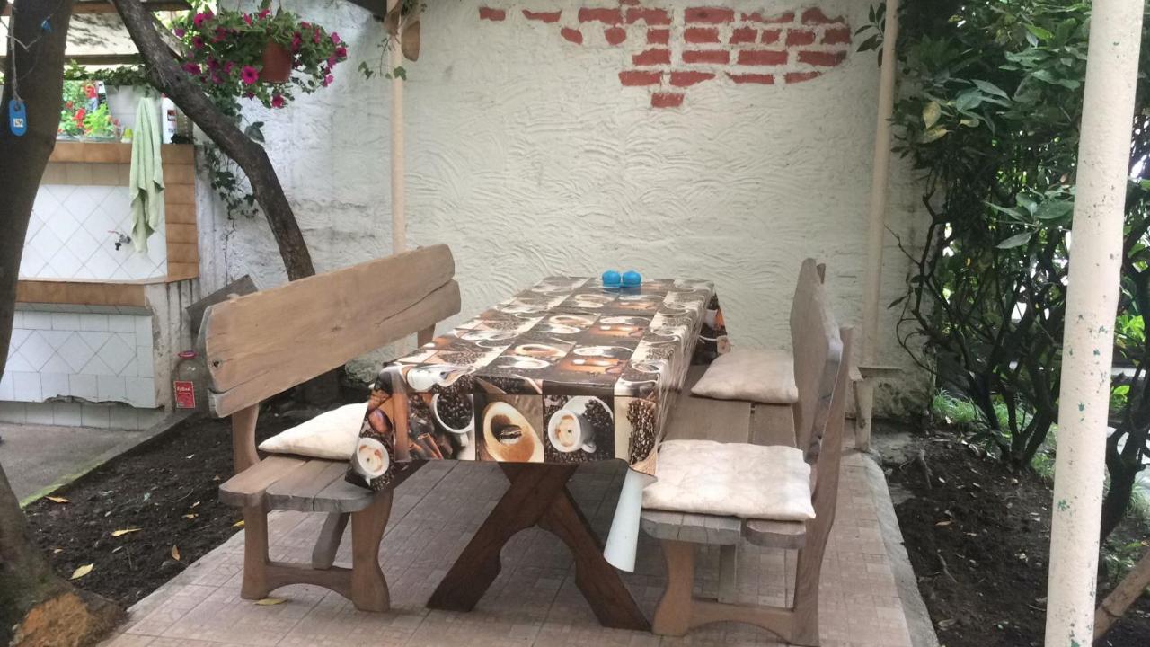 غاغرا Guest House Lavr المظهر الخارجي الصورة
